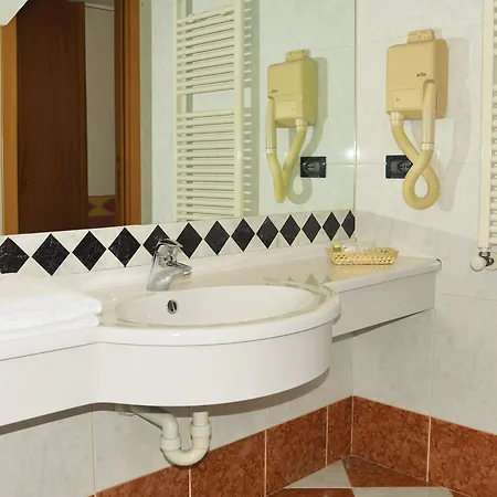 Amadeus E Teatro Hotel 3*