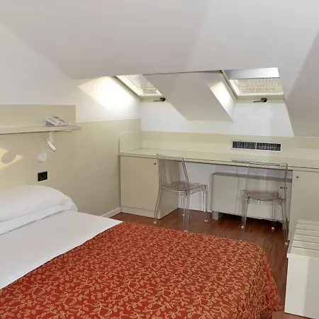 Amadeus E Teatro Hotell