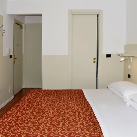 Hotel Amadeus E Teatro 3*