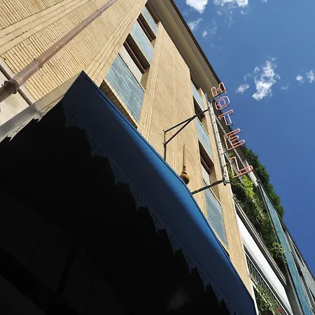 Hotel Amadeus 3*