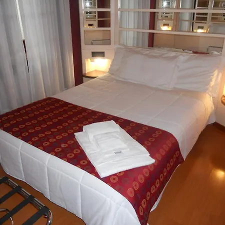 Amadeus E Teatro Turin