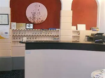 Amadeus E Teatro Turin