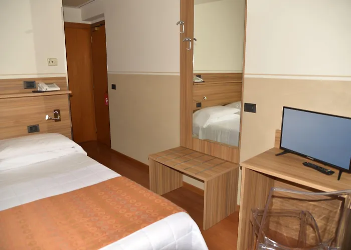 Hotel Amadeus 3*