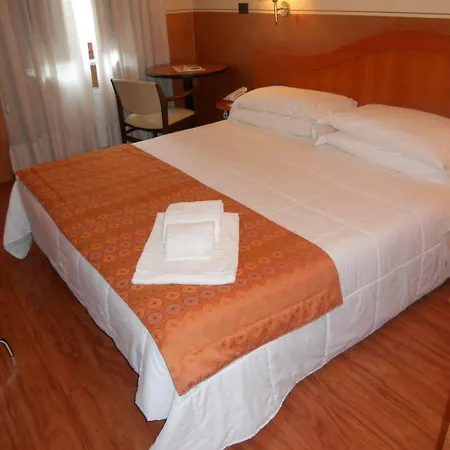 Hotel Amadeus E Teatro