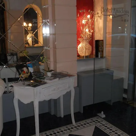 Amadeus E Teatro 3* Turin
